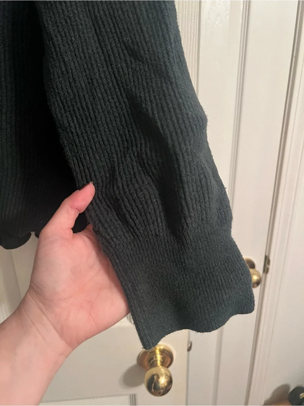 Old Navy Black V-Neck Ribbed Knit Sweater